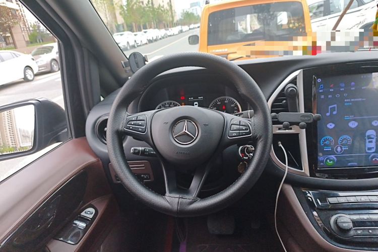 Used Mercedes-Benz Vito 2018 2.0T Elite Version 7 Seats China VI Emission Standard Steering Wheel