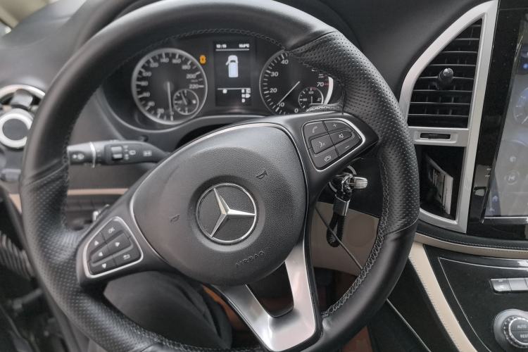 Used Mercedes-Benz Vito 2018 2.0T Business Version China V Emission Standard Steering Wheel