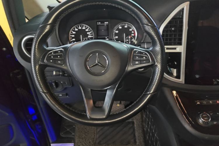Used Mercedes-Benz Vito 2018 2.0T Business Version China V Emission Standard Steering Wheel