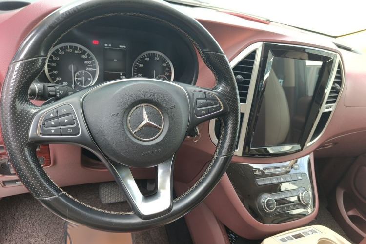 Used Mercedes-Benz Vito 2018 2.0T Business Version China V Emission Standard Steering Wheel