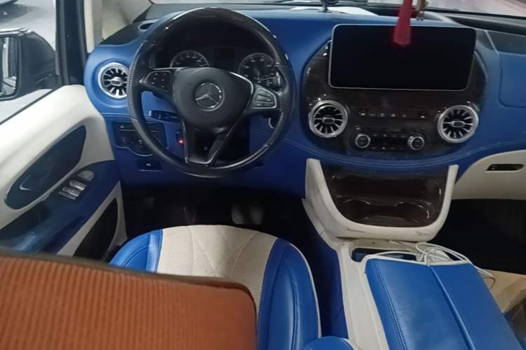 Used Mercedes-Benz Vito 2018 2.0T Business Version China V Emission Standard Steering Wheel
