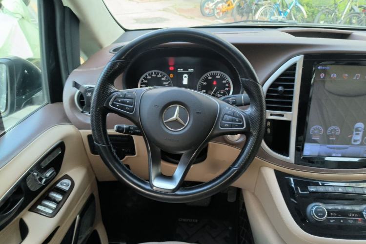 Used Mercedes-Benz Vito 2018 2.0T Business Version China VI Emission Standard Steering Wheel