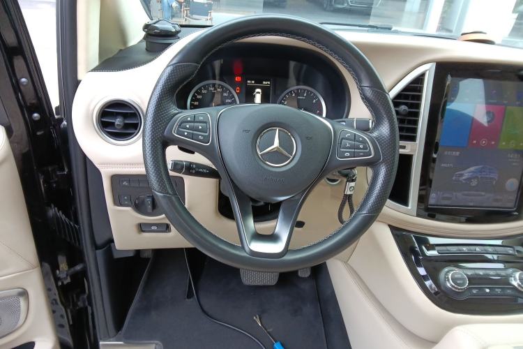 Used Mercedes-Benz Vito 2018 2.0T Business Version China VI Emission Standard Steering Wheel