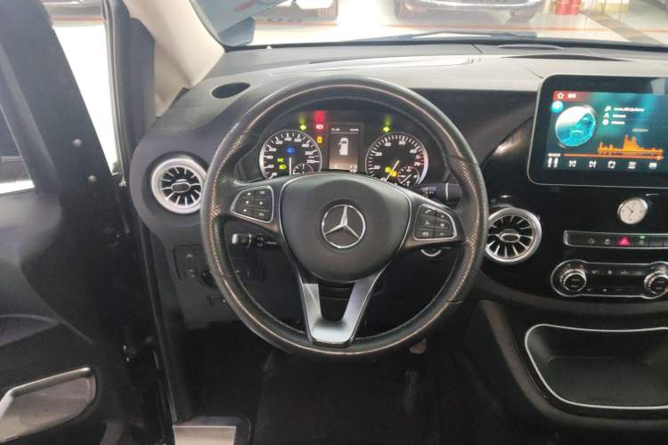 Used Mercedes-Benz Vito 2018 2.0T Business Version China V Emission Standard Steering Wheel