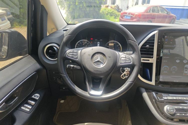 Used Mercedes-Benz Vito 2018 2.0T Business Version China VI Emission Standard Steering Wheel