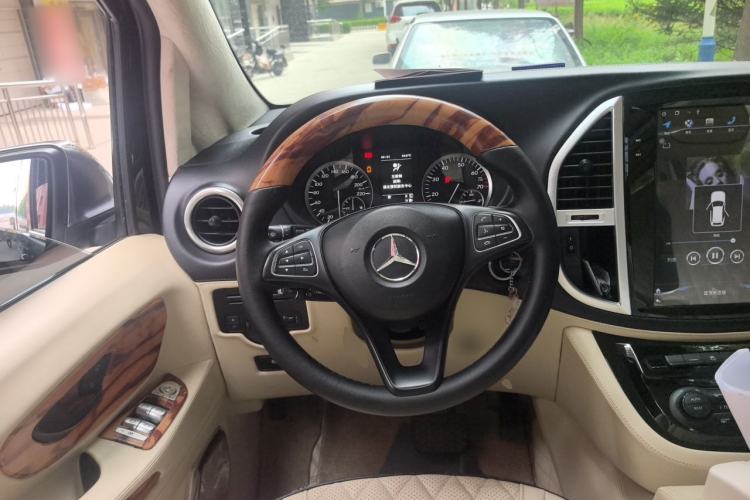 Used Mercedes-Benz Vito 2018 2.0T Elite Version 7 Seats China V Emission Standard Steering Wheel