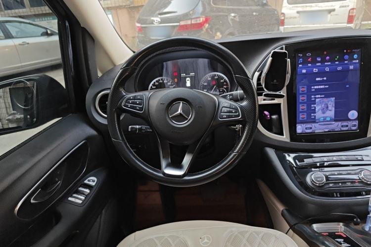 Used Mercedes-Benz Vito 2018 2.0T Business Version China VI Emission Standard Steering Wheel