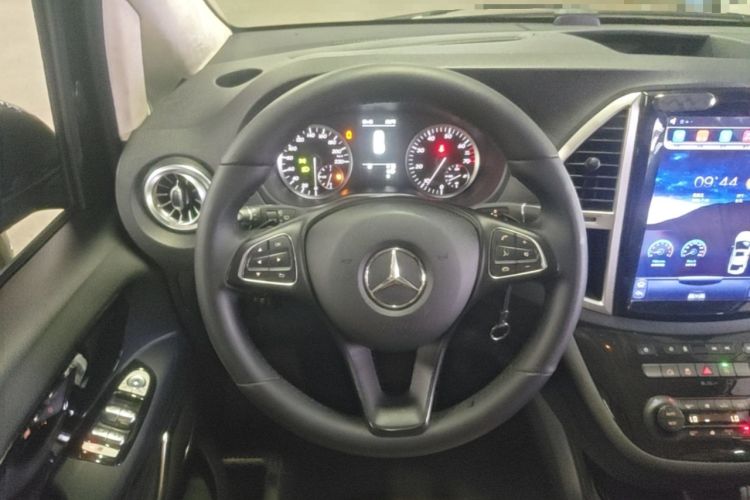 Used Mercedes-Benz Vito 2018 2.0T Elite Version 7 Seats China V Emission Standard Steering Wheel