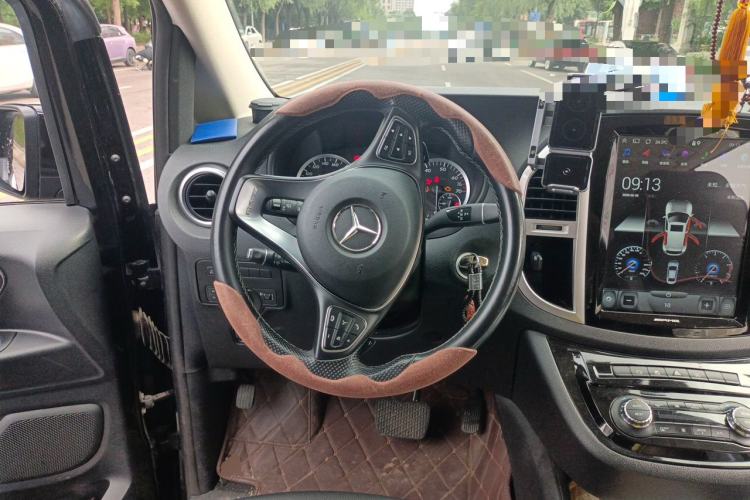 Used Mercedes-Benz Vito 2018 2.0T Business Version China V Emission Standard Steering Wheel
