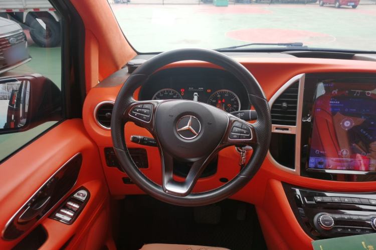 Used Mercedes-Benz Vito 2018 2.0T Business Version China VI Emission Standard Steering Wheel