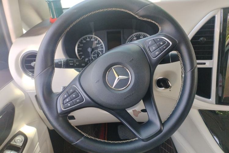 Used Mercedes-Benz Vito 2018 2.0T Elite Version 7 Seats China VI Emission Standard Steering Wheel