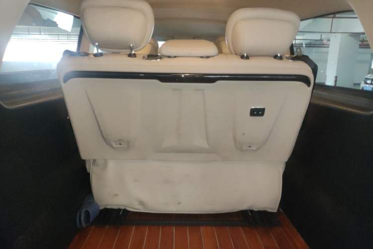 Used Mercedes-Benz Vito 2018 2.0T Elite Version 7 Seats China VI Emission Standard Trunk