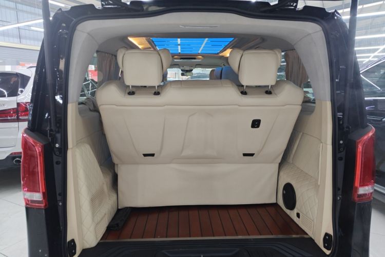 Used Mercedes-Benz Vito 2018 2.0T Elite Version 7 Seats China VI Emission Standard Trunk