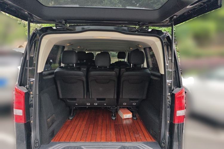 Used Mercedes-Benz Vito 2018 2.0T Elite Version 7 Seats China VI Emission Standard Trunk