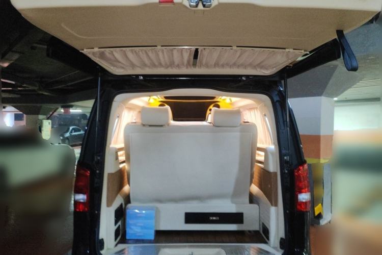 Used Mercedes-Benz Vito 2018 2.0T Elite Version 7 Seats China VI Emission Standard Trunk