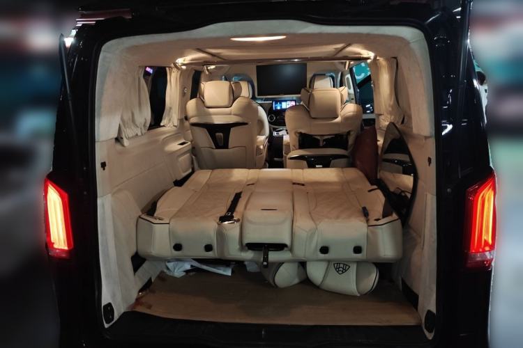 Used Mercedes-Benz Vito 2018 2.0T Elite Version 7 Seats China VI Emission Standard Trunk