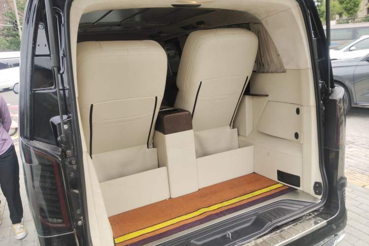 Used Mercedes-Benz Vito 2018 2.0T Business Version China V Emission Standard Trunk