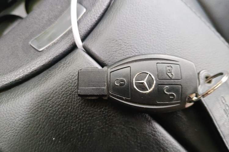 Used Mercedes-Benz Vito 2018 2.0T Business Version China VI Emission Standard Vehicle Key
