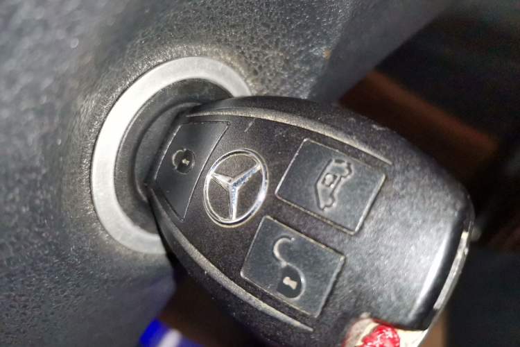 Used Mercedes-Benz Vito 2018 2.0T Business Version China V Emission Standard Vehicle Key