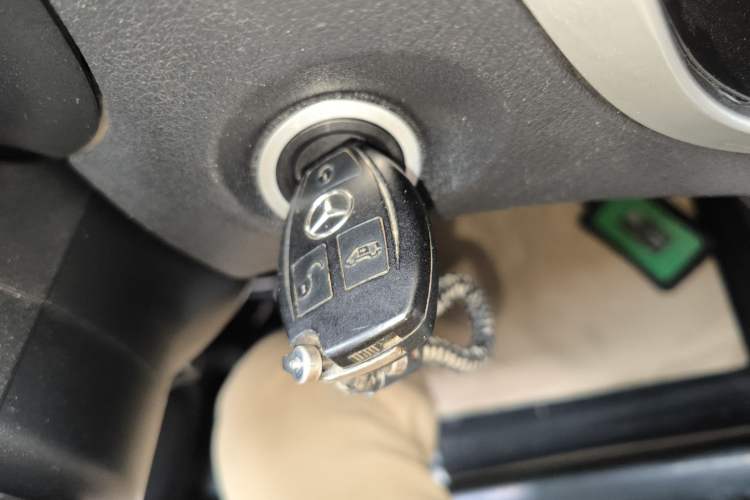 Used Mercedes-Benz Vito 2018 2.0T Business Version China V Emission Standard Vehicle Key