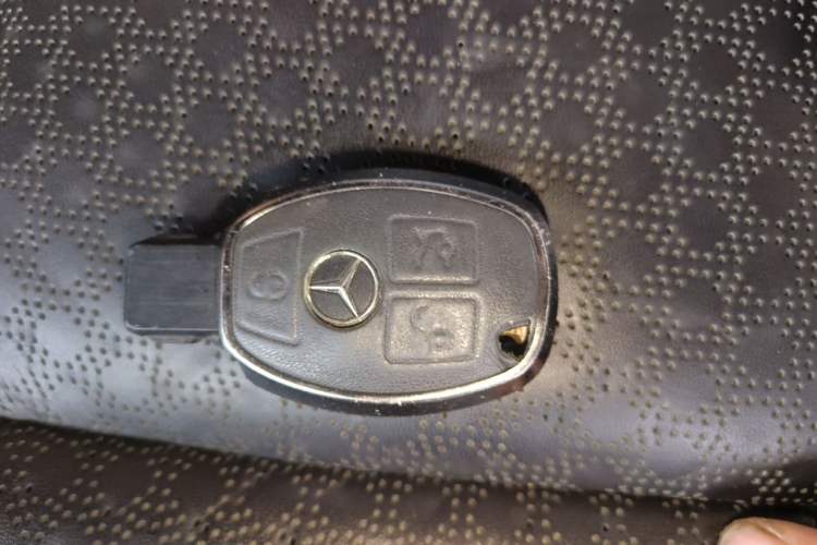 Used Mercedes-Benz Vito 2018 2.0T Business Version China V Emission Standard Vehicle Key