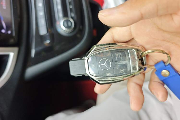 Used Mercedes-Benz Vito 2018 2.0T Business Version China VI Emission Standard Vehicle Key
