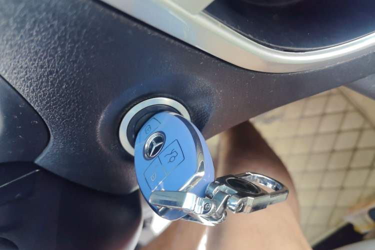 Used Mercedes-Benz Vito 2018 2.0T Business Version China V Emission Standard Vehicle Key