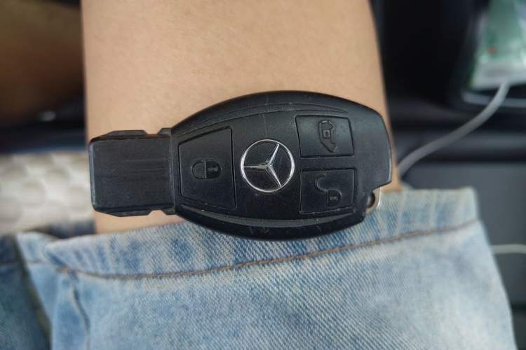 Used Mercedes-Benz Vito 2018 2.0T Elite Version 7 Seats China V Emission Standard Vehicle Key