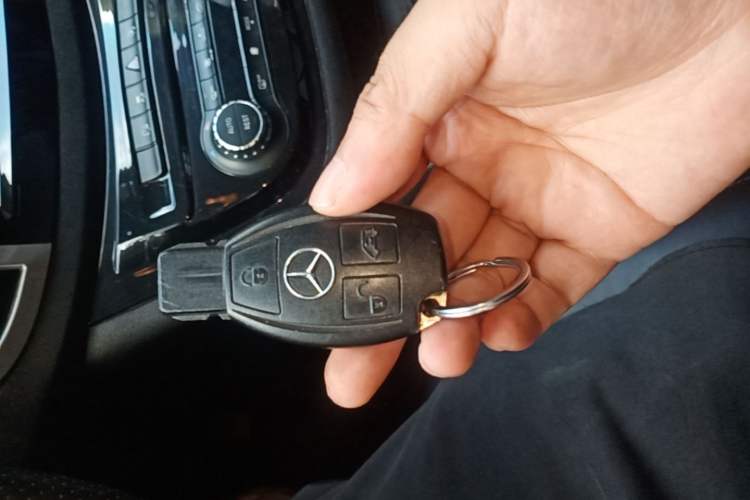 Used Mercedes-Benz Vito 2018 2.0T Business Version China V Emission Standard Vehicle Key