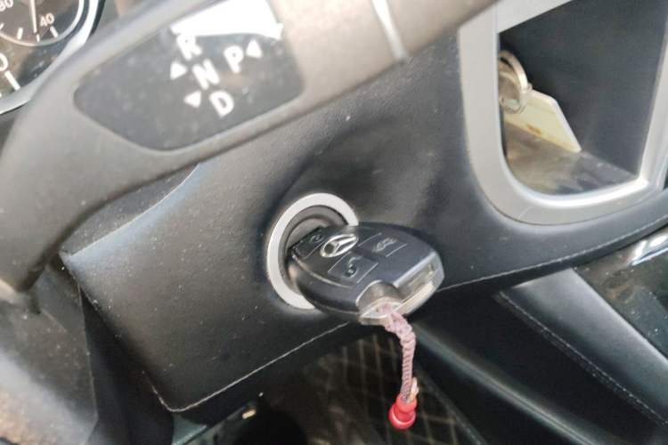 Used Mercedes-Benz Vito 2018 2.0T Business Version China VI Emission Standard Vehicle Key