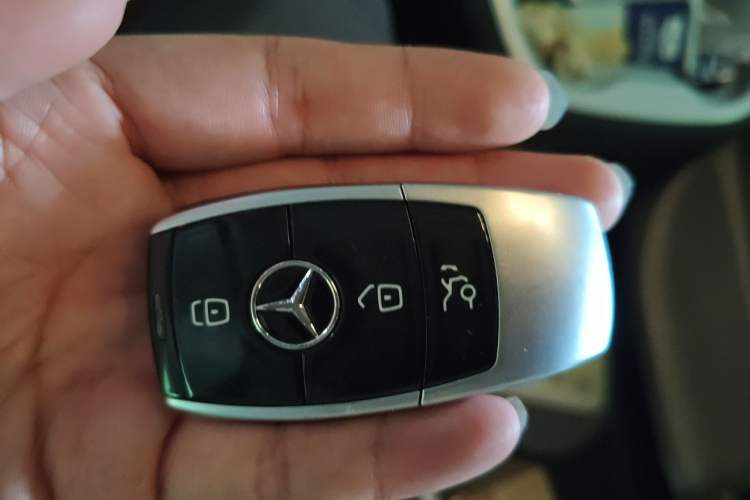 Used Mercedes-Benz Vito 2018 2.0T Business Version China VI Emission Standard Vehicle Key
