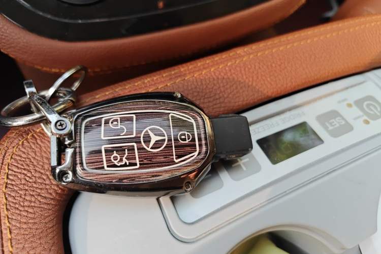 Used Mercedes-Benz Vito 2018 2.0T Business Version China V Emission Standard Vehicle Key