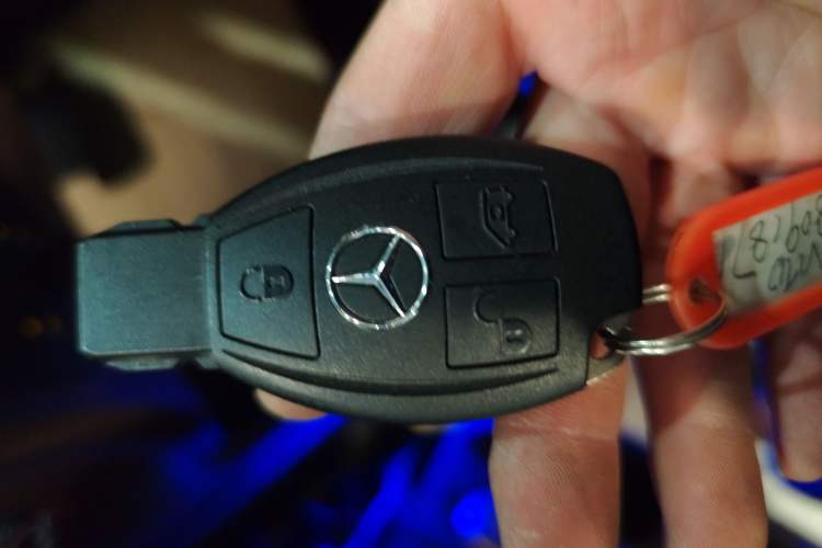Used Mercedes-Benz Vito 2018 2.0T Business Version China VI Emission Standard Vehicle Key