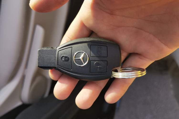 Used Mercedes-Benz Vito 2018 2.0T Elite Version 7 Seats China VI Emission Standard Vehicle Key