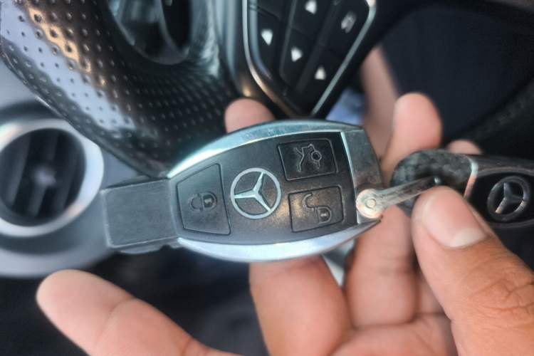 Used Mercedes-Benz Vito 2018 2.0T Business Version China V Emission Standard Vehicle Key