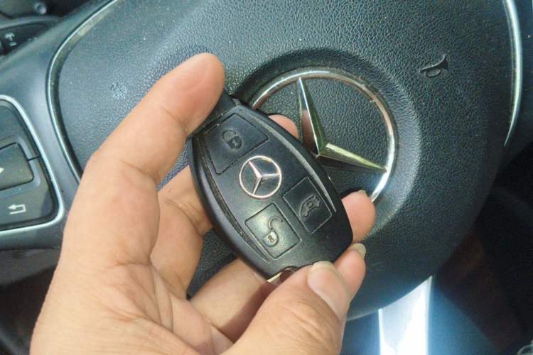 Used Mercedes-Benz Vito 2018 2.0T Business Version China V Emission Standard Vehicle Key