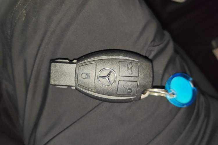 Used Mercedes-Benz Vito 2018 2.0T Business Version China V Emission Standard Vehicle Key