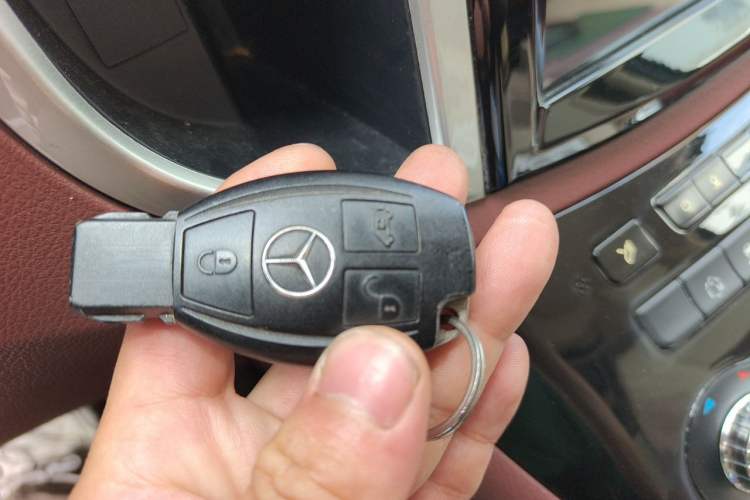 Used Mercedes-Benz Vito 2018 2.0T Business Version China V Emission Standard Vehicle Key