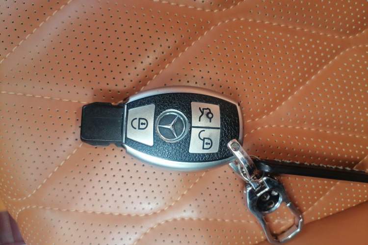 Used Mercedes-Benz Vito 2018 2.0T Business Version China V Emission Standard Vehicle Key