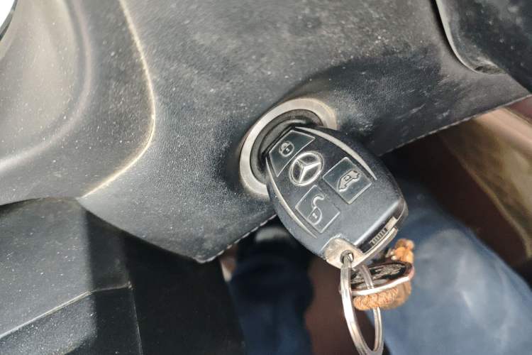Used Mercedes-Benz Vito 2018 2.0T Business Version China VI Emission Standard Vehicle Key