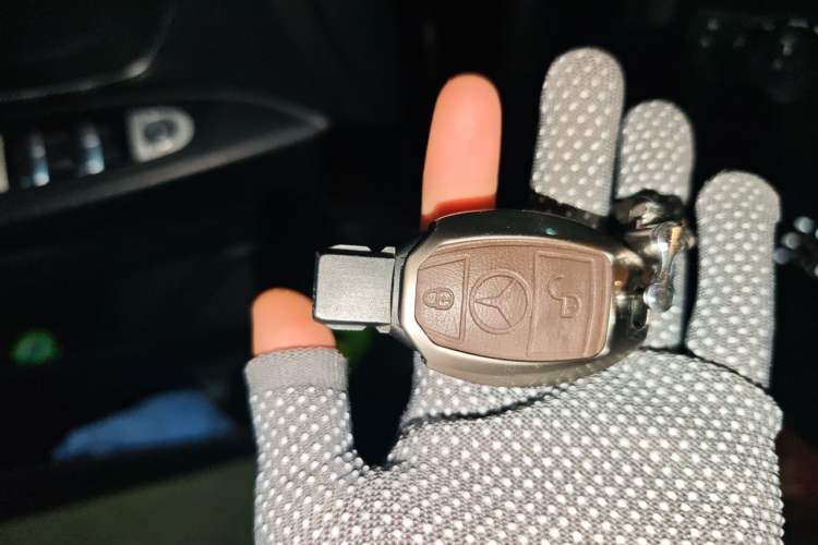 Used Mercedes-Benz Vito 2018 2.0T Business Version China VI Emission Standard Vehicle Key