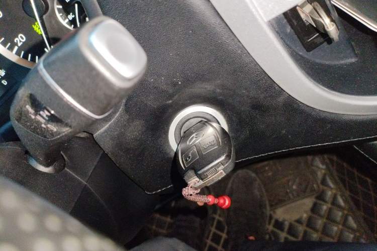Used Mercedes-Benz Vito 2018 2.0T Business Version China VI Emission Standard Vehicle Key