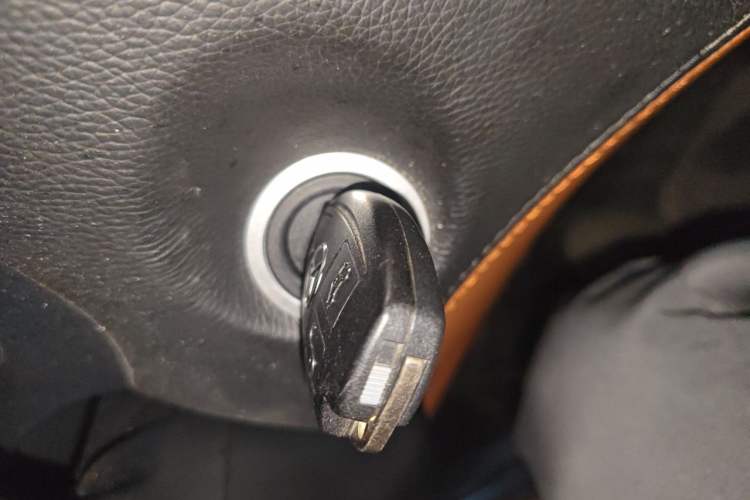 Used Mercedes-Benz Vito 2018 2.0T Business Version China VI Emission Standard Vehicle Key