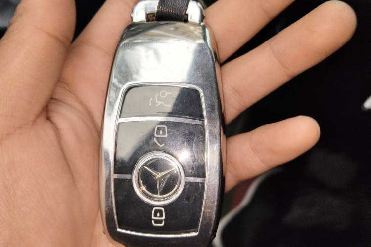 Used Mercedes-Benz Vito 2018 2.0T Business Version China V Emission Standard Vehicle Key