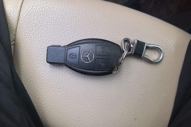 Used Mercedes-Benz Vito 2018 2.0T Business Version China VI Emission Standard Vehicle Key