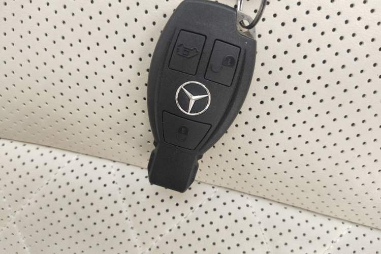 Used Mercedes-Benz Vito 2018 2.0T Business Version China V Emission Standard Vehicle Key