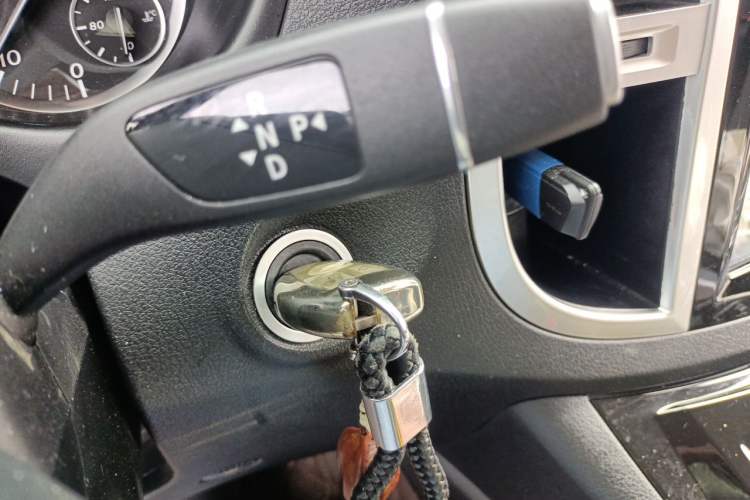 Used Mercedes-Benz Vito 2018 2.0T Business Version China V Emission Standard Vehicle Key