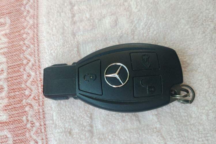 Used Mercedes-Benz Vito 2018 2.0T Elite Version 7 Seats China VI Emission Standard Vehicle Key