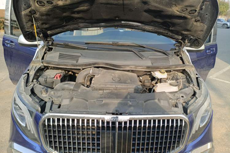 Used Mercedes-Benz Vito 2018 2.0T Business Version China VI Emission Standard Engine Bay