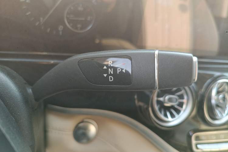 Used Mercedes-Benz Vito 2018 2.0T Business Version China VI Emission Standard Gear Lever